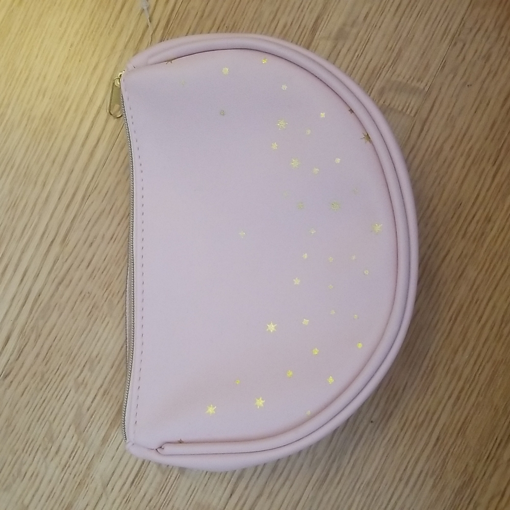 💋 3/$10 Pink Half Moon Shaped Make-up Bag
